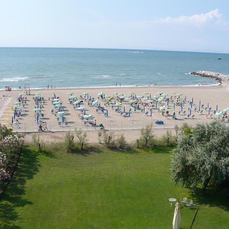Hotel Casa Per Ferie Maria Assunta Lido di Jesolo Exterior foto
